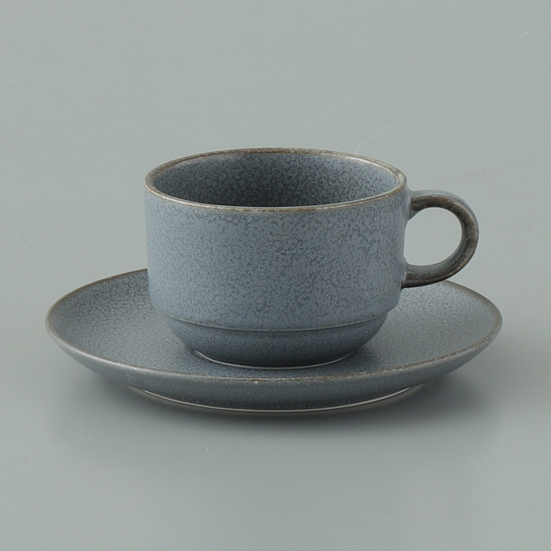 アッシュグレイソーサー