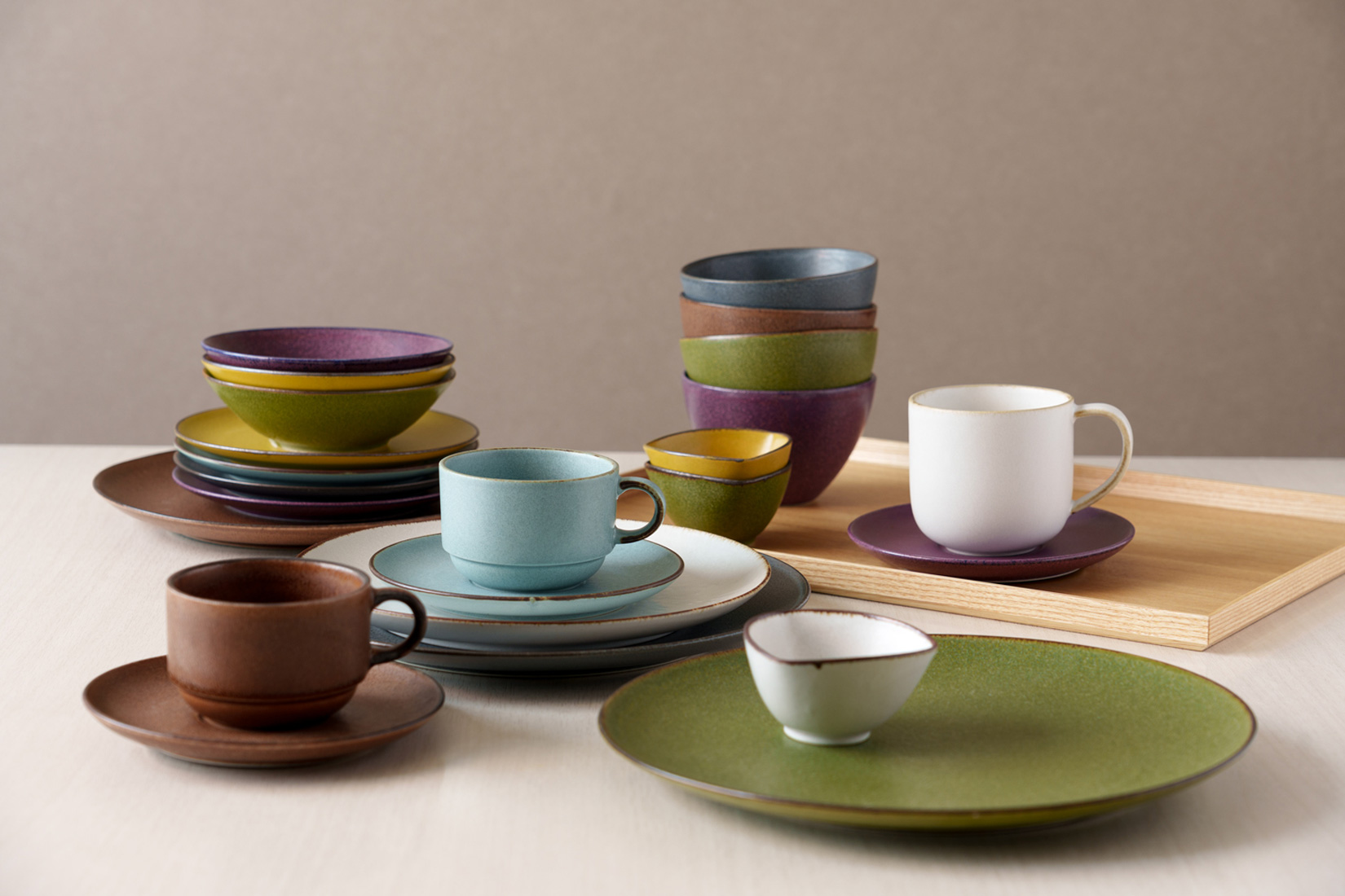 アッシュグレイソーサー